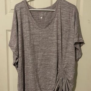 Womens top, 3x, looks gray in picture but is actually a very soft purple